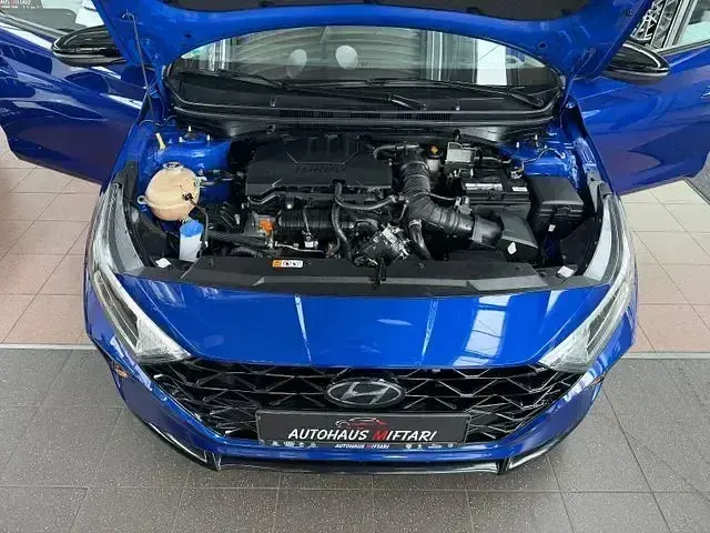 Gebraucht Hyundai i20 Intro Edition 101 PS (74 kW) 2021 Intense blue/ black / met Kleinwagen