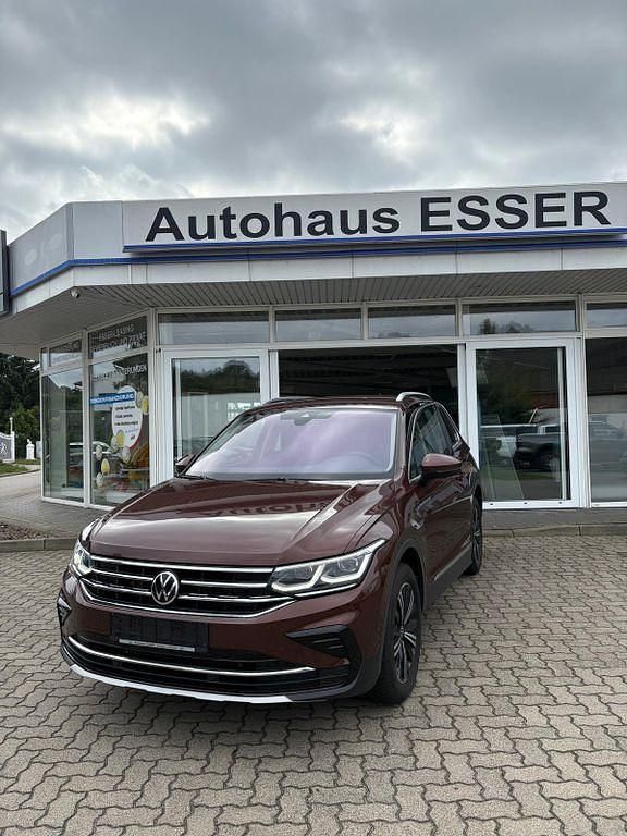 Braun Gebraucht 2021 VW Tiguan Elegance SUV | 29.990 € (Fairer Preis) - Bild 1/4