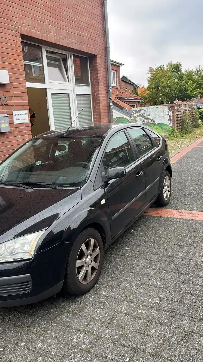 Gebraucht Ford Focus 101 PS (74 kW) 2006 Schwarz Kleinwagen