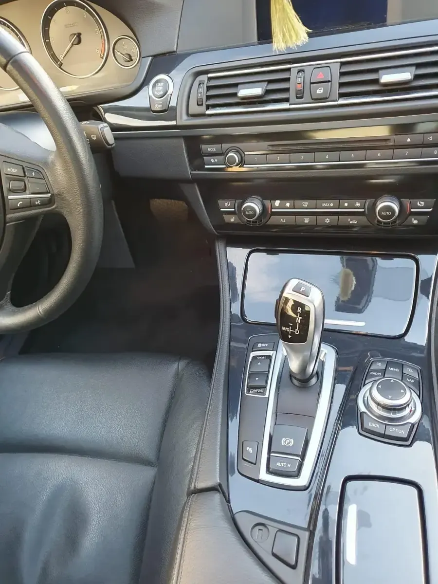 Gebraucht BMW 520 184 PS (135 kW) 2011 Grau Kombi