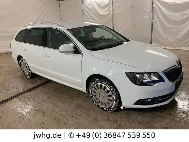 Gebraucht Skoda Superb Best of 190 PS (139 kW) 2015 Weiß Kombi