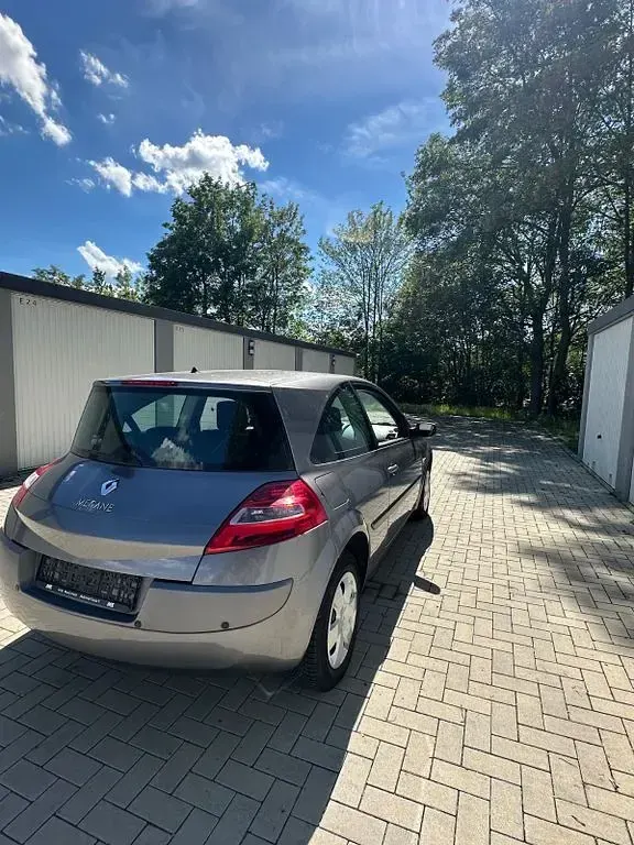 Gebraucht Renault Mégane Dynamique 110 PS (80 kW) 2008 Grau Coupé