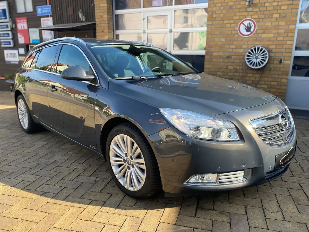 Gebraucht Opel Insignia Edition 140 PS (102 kW) 2013 Kombi