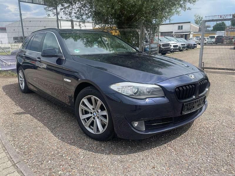 Blau Gebraucht 2012 BMW 525 Comfort Edition Kombi | 8.490 € (Guter Preis) - Bild 1/4