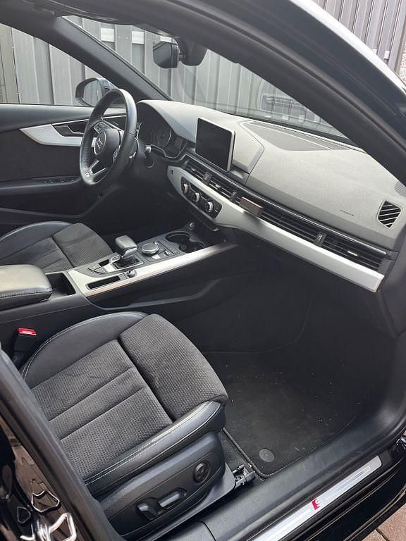 Gebraucht Audi A4 Black Edition 150 PS (110 kW) 2019 Schwarz Kombi