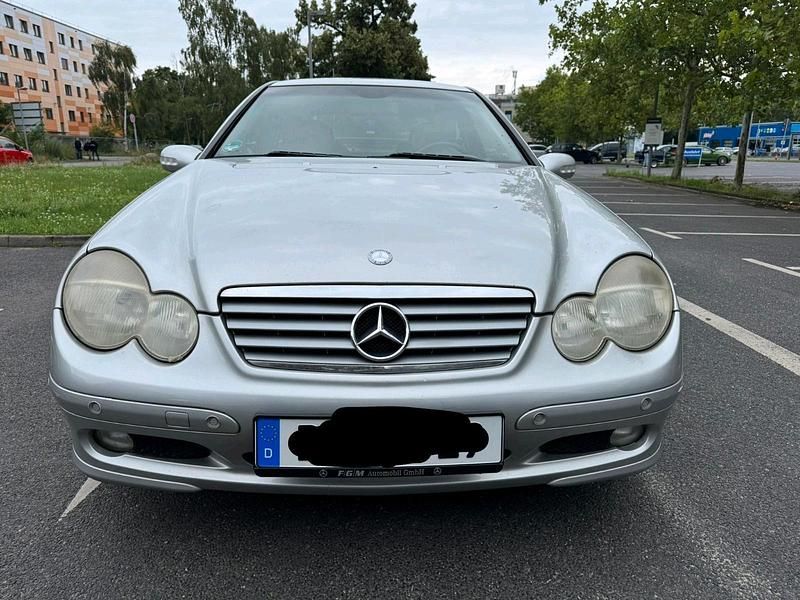Silber Gebraucht 2003 Mercedes C180 Coupé | 1.999 € (Fairer Preis) - Bild 1/4