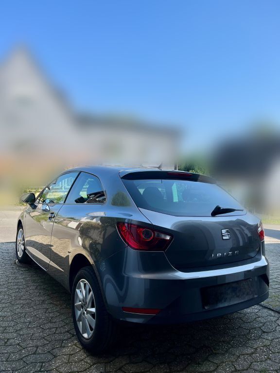 Grau Gebraucht 2014 Seat Ibiza SC Style Kleinwagen | 5.800 € (Fairer Preis) - Bild 1/4