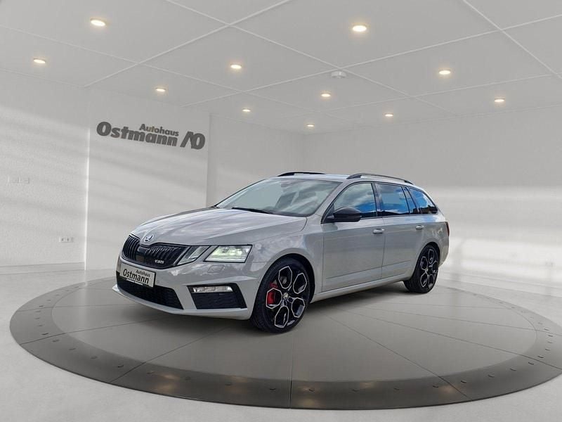 Grau Gebraucht 2020 Skoda Octavia RS Kombi | 26.990 € (Teuer) - Bild 1/4