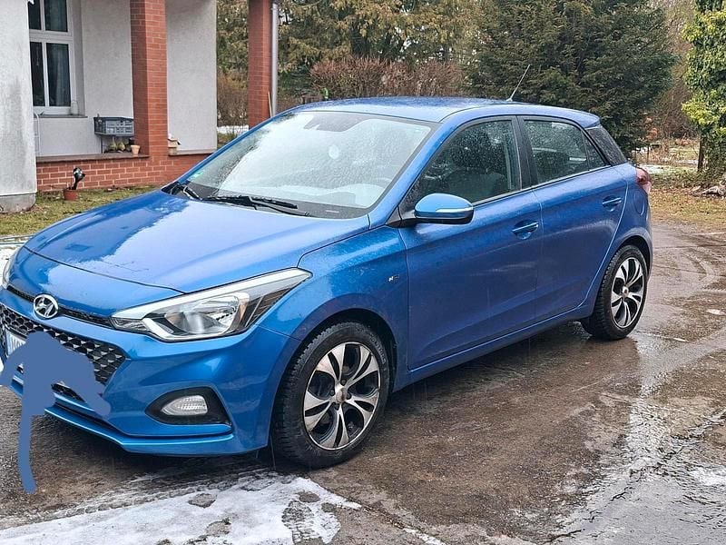 Gebraucht Hyundai i20 100 PS (73 kW) 2019 Blau Kleinwagen