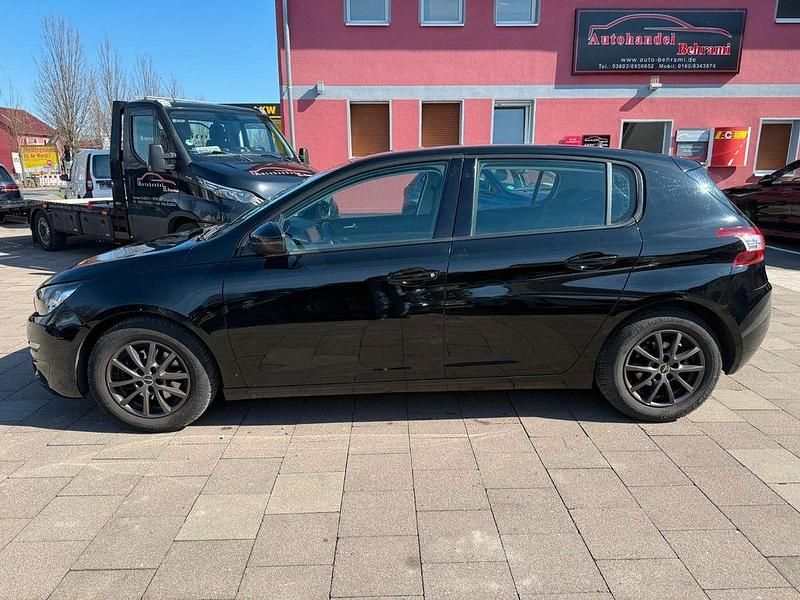 Gebraucht Peugeot 308 Active 125 PS (91 kW) 2014 Schwarz perla nera Limousine