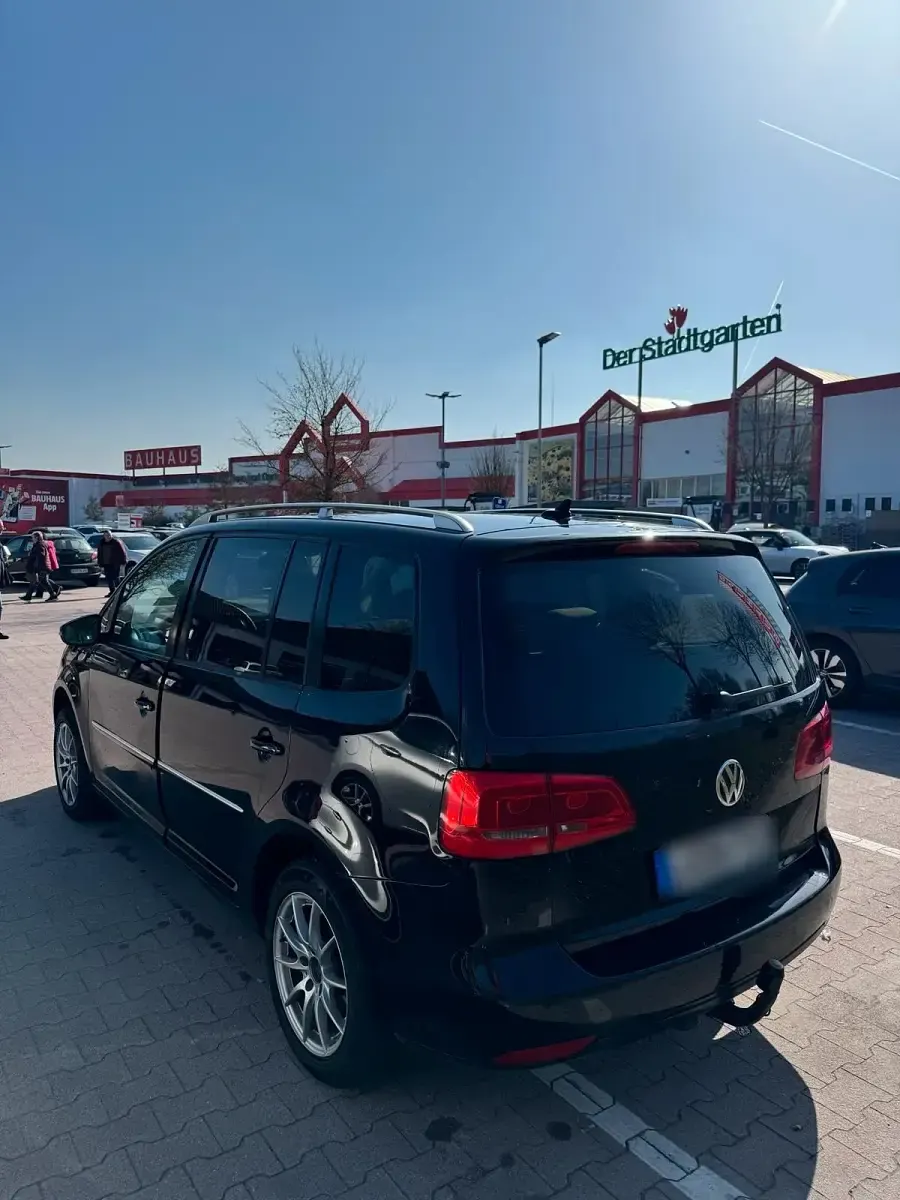 Gebraucht VW Touran 140 PS (102 kW) 2011 Schwarz Van / Kleinbus