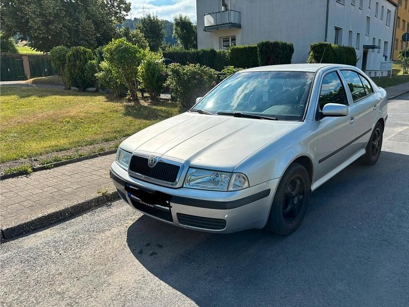 Gebraucht 2004 Skoda Octavia Limousine | 1.200 € (Superpreis) - Bild 1/4