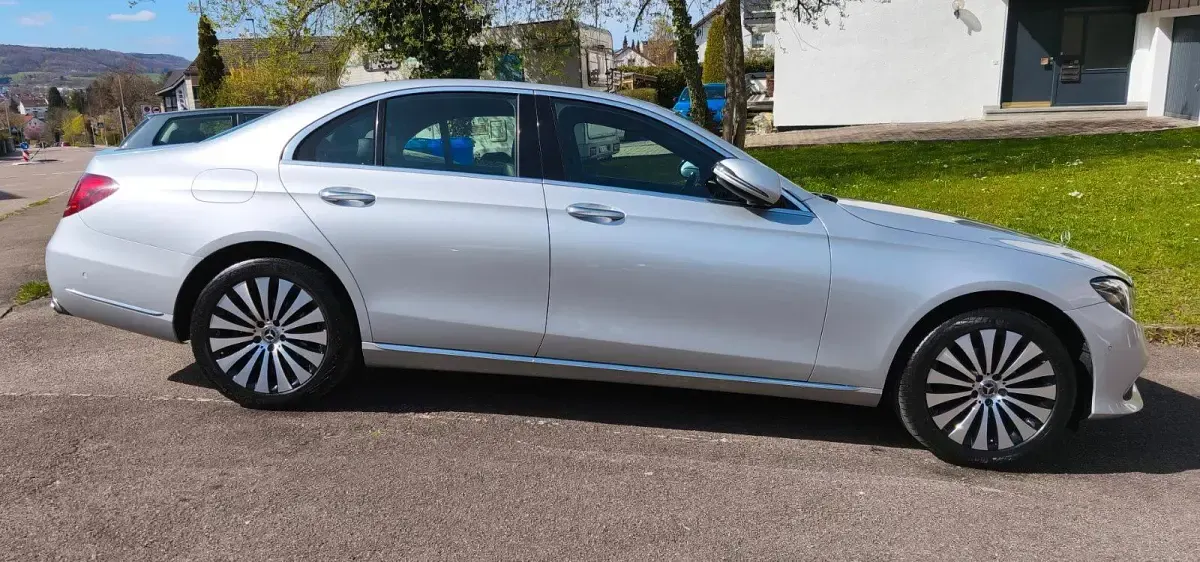 Gebraucht Mercedes E200 Exclusive 184 PS (135 kW) 2017 Silber Limousine
