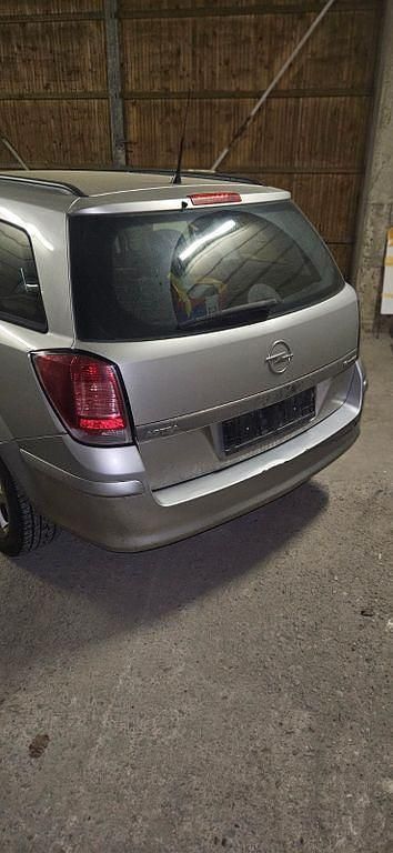 Gebraucht Opel Astra Catch Me 105 PS (77 kW) 2007 Grau Kombi