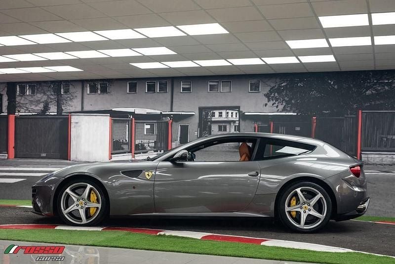 Gebraucht Ferrari FF 662 PS (486 kW) 2012 Grau Kombi
