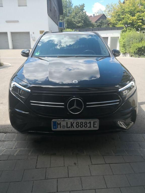 Schwarz Gebraucht 2021 Mercedes EQA250 AMG line SUV | 27.800 € (Superpreis) - Bild 1/4