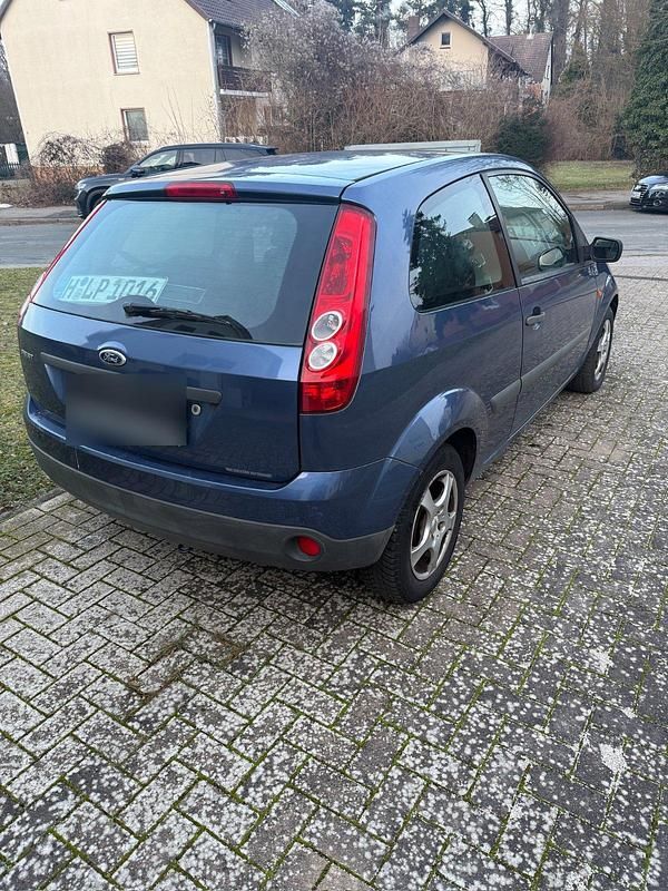 Gebraucht Ford Fiesta 70 PS (51 kW) 2005 Blau Kleinwagen