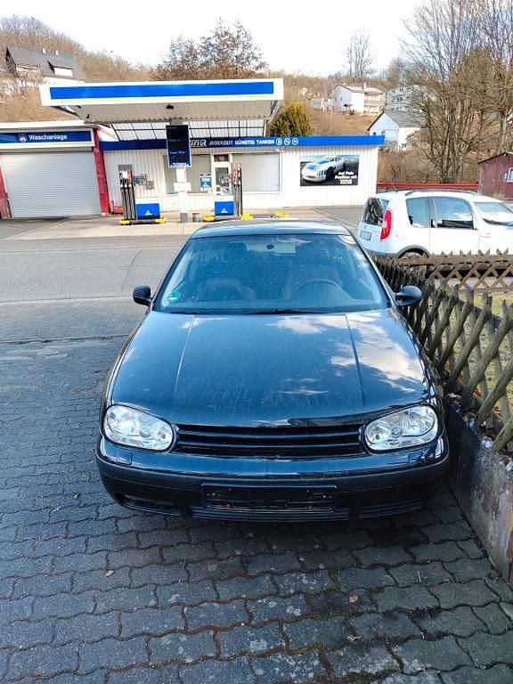 Gebraucht VW Golf IV 75 PS (55 kW) 2001 Schwarz Limousine