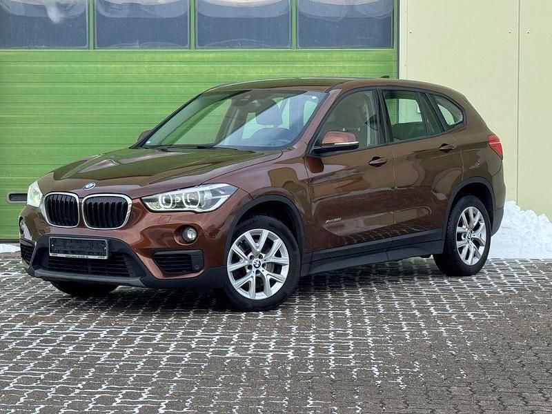 Braun Gebraucht 2016 BMW X1 Advantage SUV | 12.500 € (Guter Preis) - Bild 1/4