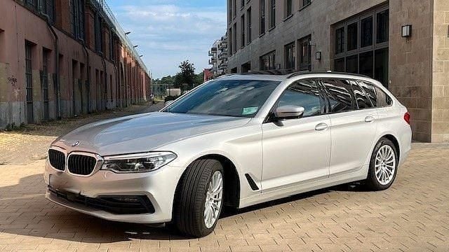 Silber Gebraucht 2018 BMW 530 Kombi | 16.900 € (Superpreis) - Bild 1/4