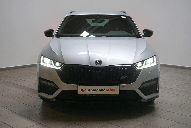 Second-hand Skoda Octavia RS 245 CP (180 kW) 2023 Argintiu Berlinǎ