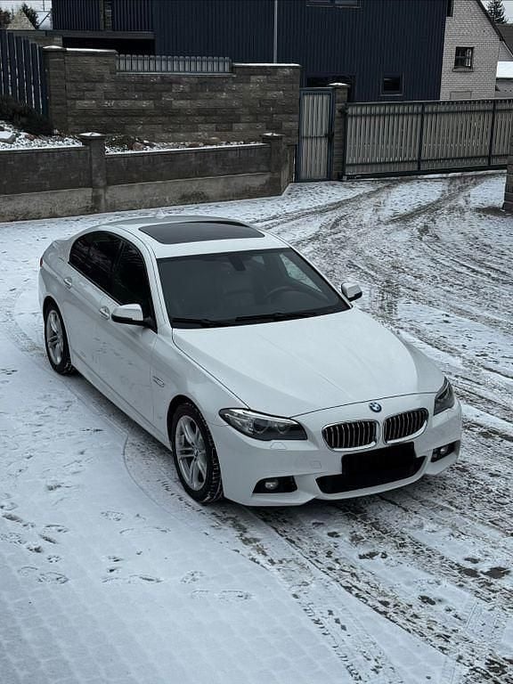 Weiß Gebraucht 2015 BMW 528 Sport Line Limousine | 12.950 € (Fairer Preis) - Bild 1/4