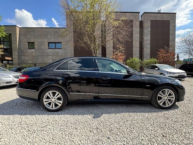 Gebraucht Mercedes E350 265 PS (194 kW) 2011 Schwarz Limousine