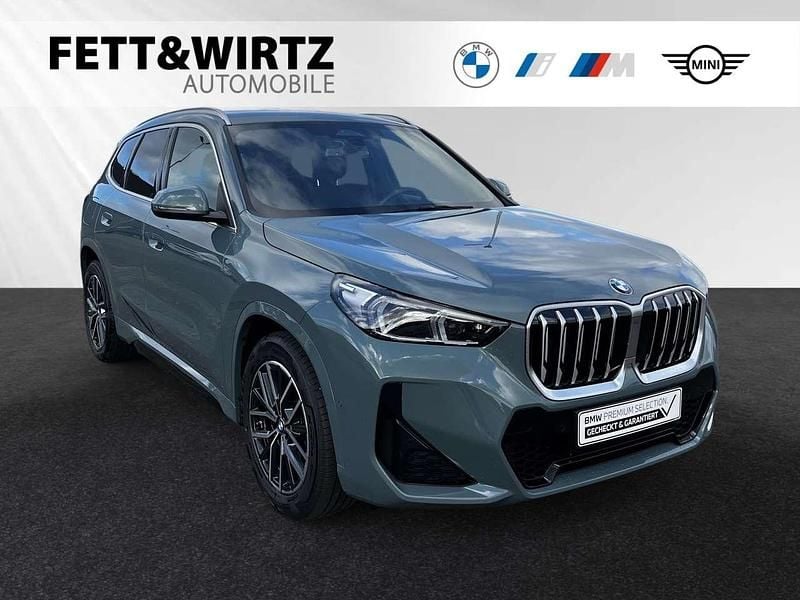 Cape york grün metallic Gebraucht 2024 BMW X1 M Sport SUV | 41.293 € (Fairer Preis) - Bild 1/3