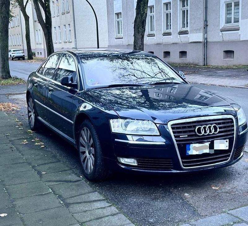 Blau Gebraucht 2009 Audi A8 Advanced Limousine | 15.900 € - Bild 1/4
