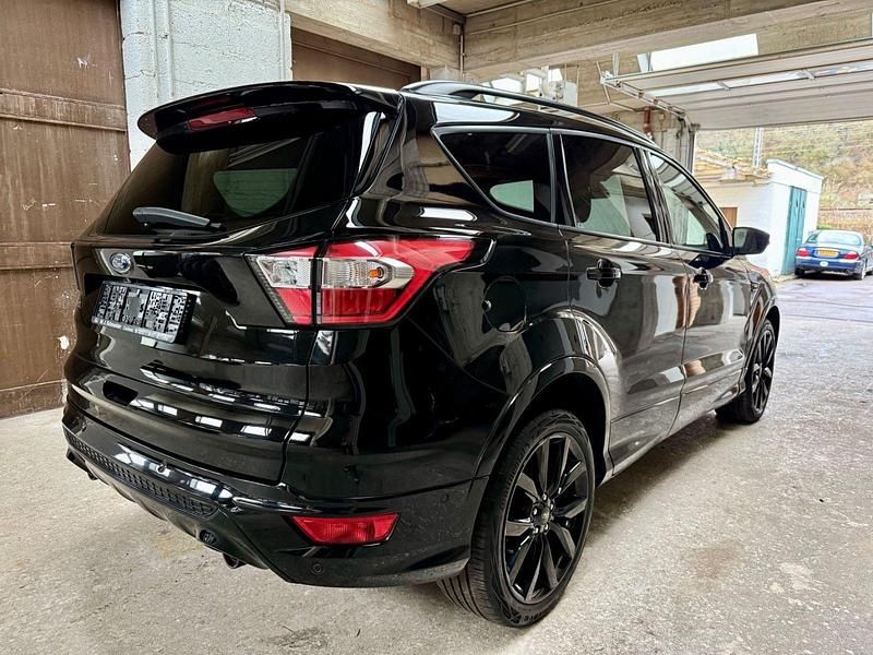 Gebraucht Ford Kuga ST-Line 179 PS (131 kW) 2018 Schwarz SUV