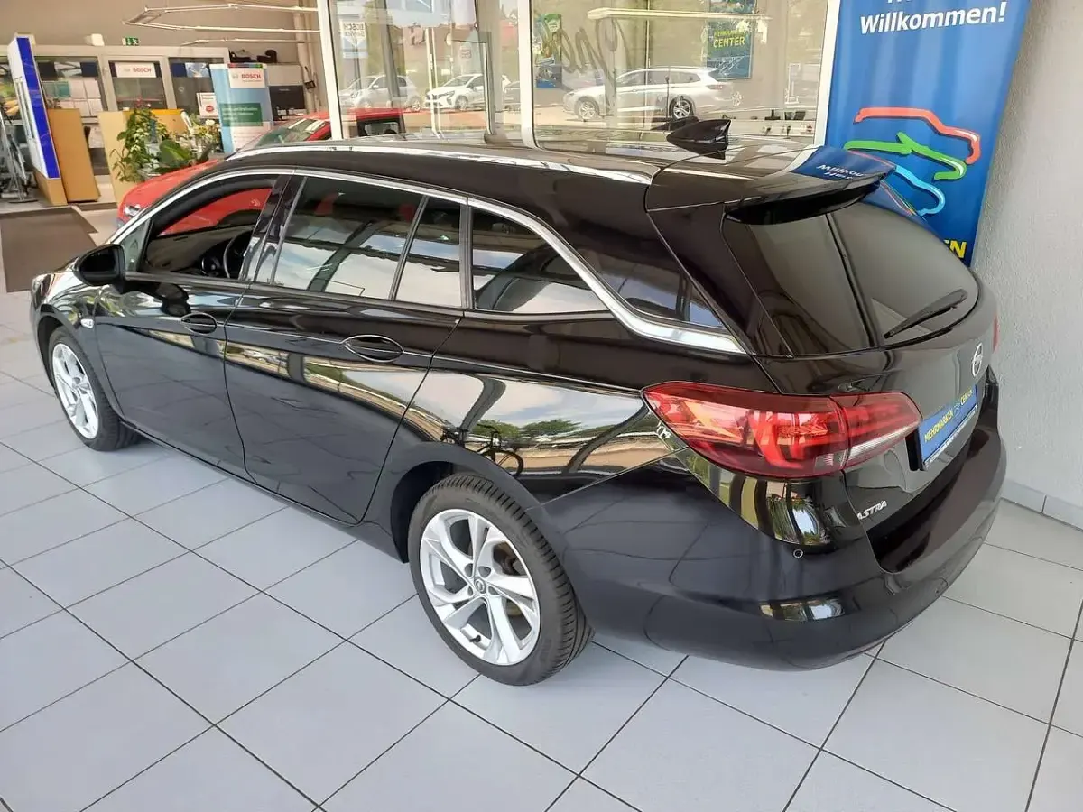 Gebraucht Opel Astra Dynamic 150 PS (110 kW) 2017 Onyx schwarz Kombi