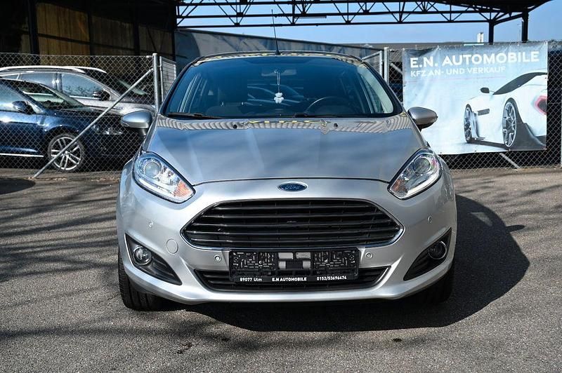 Gebraucht Ford Fiesta 80 PS (58 kW) 2016 Silber Limousine