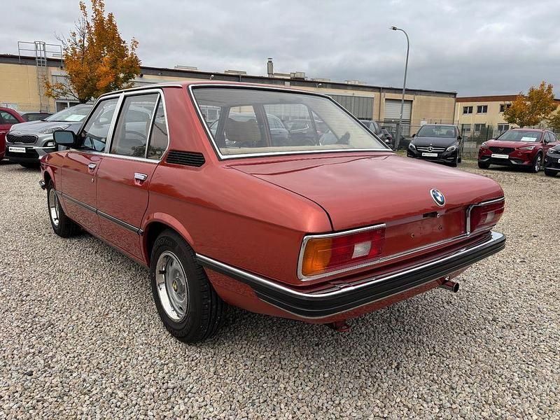 Gebraucht BMW 518 90 PS (66 kW) 1981 Rot Limousine