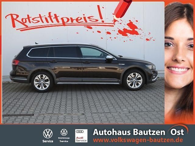 Braun (tamarindenbraun metallic) Gebraucht 2020 VW Passat Alltrack Business Kombi | 23.880 € (Fairer Preis) - Bild 1/4
