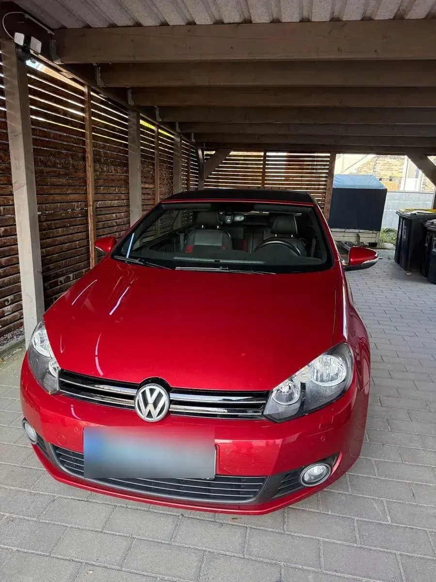 Second-hand VW Golf 105 CP (77 kW) 2011 Roșu Cabrio