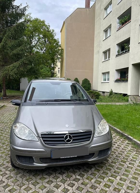 Grau Gebraucht 2004 Mercedes A170 Kleinwagen | 1.890 € (Fairer Preis) - Bild 1/4
