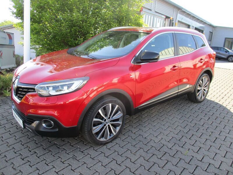 Rot Gebraucht 2016 Renault Kadjar Bose Edition SUV | 12.480 € (Etwas zu teuer) - Bild 1/4