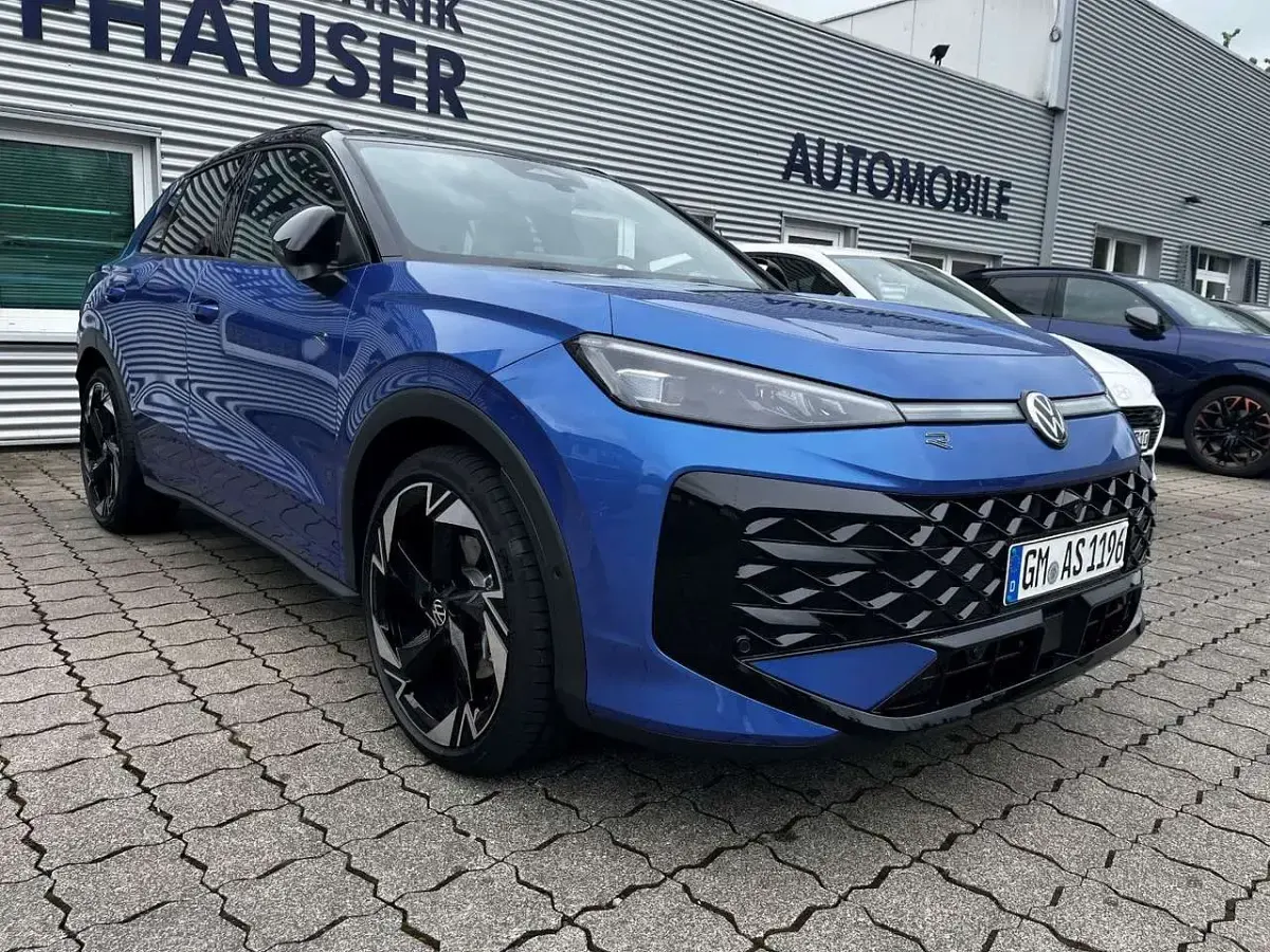 Gebraucht VW T-Roc R-line 190 PS (139 kW) 2026 Celestial blue metallic SUV