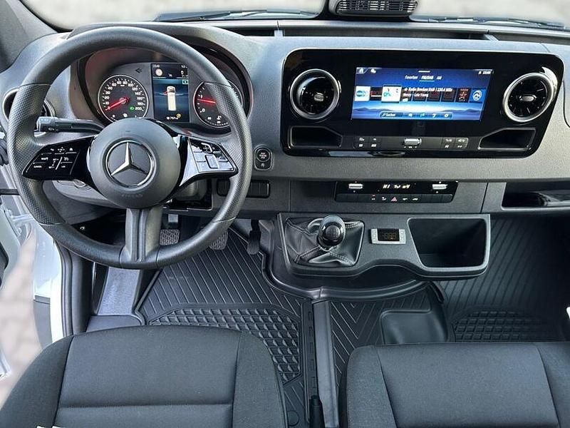 Gebraucht Mercedes Sprinter 170 PS (125 kW) 2024 Arktikweiß Van