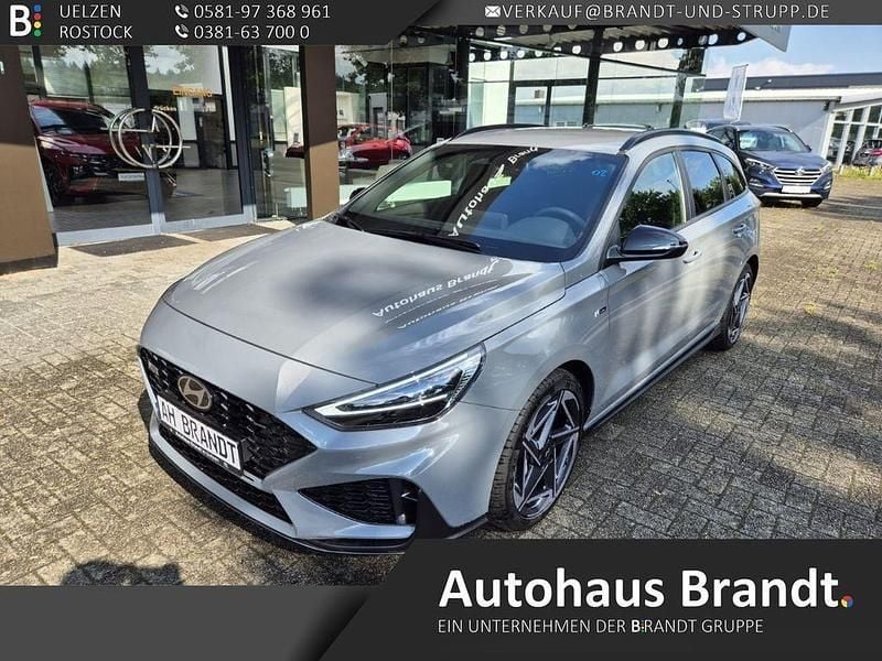 Grau Neu 2025 Hyundai i30 N Line Limousine | 30.990 € (Teuer) - Bild 1/4
