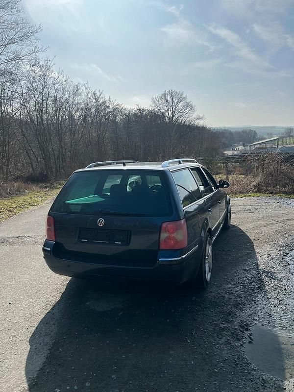 Gebraucht VW Passat Highline 163 PS (119 kW) 2004 Blau Kombi