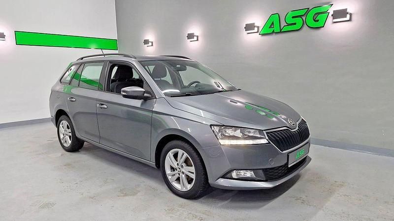 Grau Gebraucht 2022 Skoda Fabia Ambition Kombi | 12.490 € (Guter Preis) - Bild 1/4