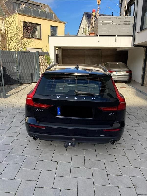Gebraucht Volvo V60 164 PS (120 kW) 2021 Schwarz Kombi
