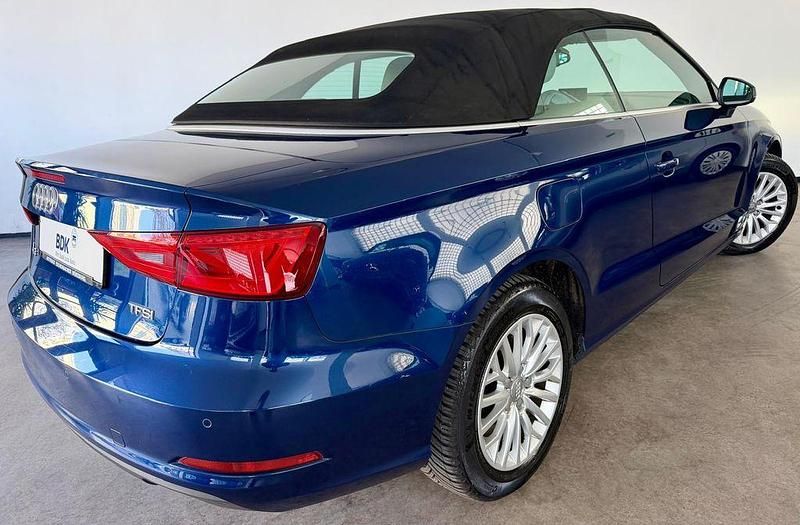 Gebraucht Audi A3 Cabriolet Ambiente 125 PS (91 kW) 2015 Blau Cabrio