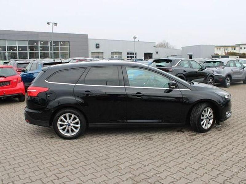 Gebraucht Ford Focus Titanium 125 PS (91 kW) 2016 Schwarz Kombi