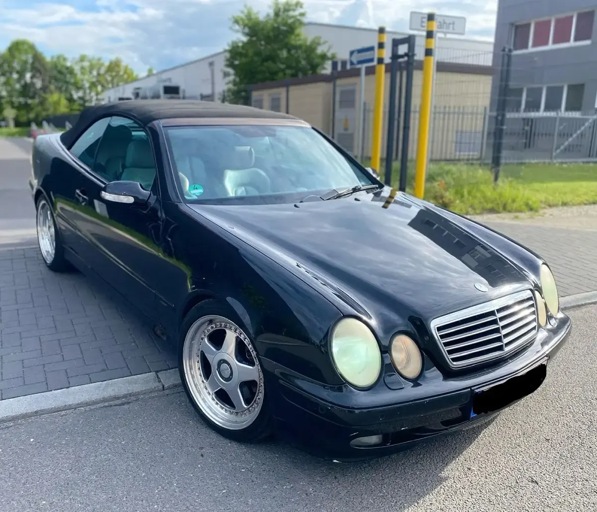 Gebraucht Mercedes CLK320 218 PS (160 kW) 2002 Schwarz Cabrio