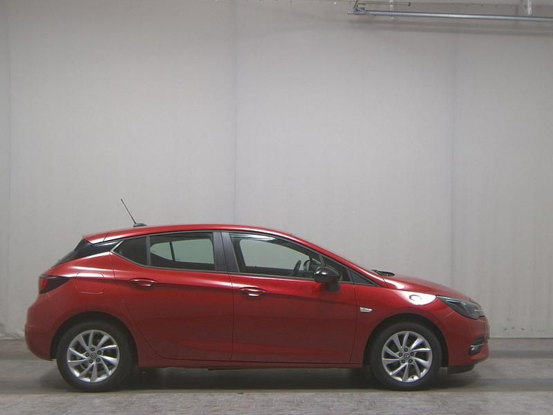 Rot Gebraucht 2021 Opel Astra Business Limousine | 12.480 € (Fairer Preis) - Bild 1/4