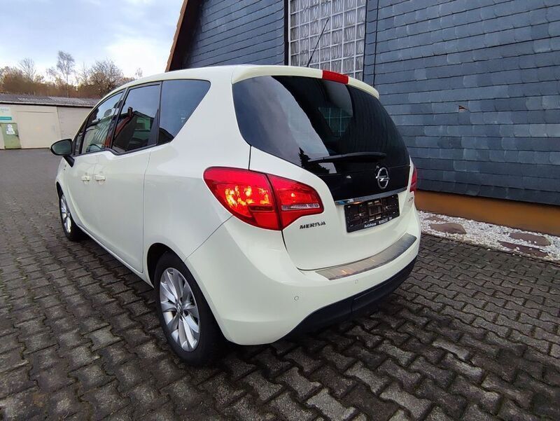Gebraucht Opel Meriva Active 120 PS (88 kW) 2013 Weiß Van / Kleinbus