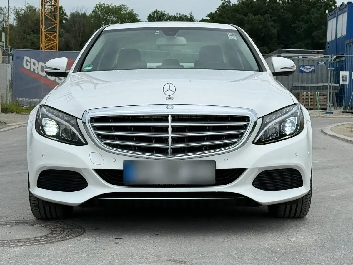 Gebraucht Mercedes C250 Exclusive 204 PS (150 kW) 2015 Weiß Limousine