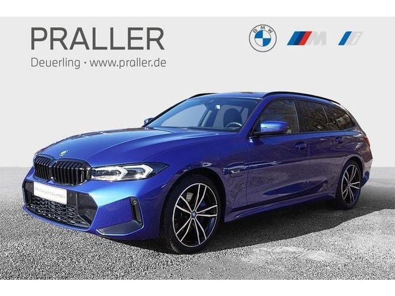 M portimao blau (metallic) Gebraucht 2022 BMW 330e Sport Line Kombi | 37.900 € (Fairer Preis) - Bild 1/4